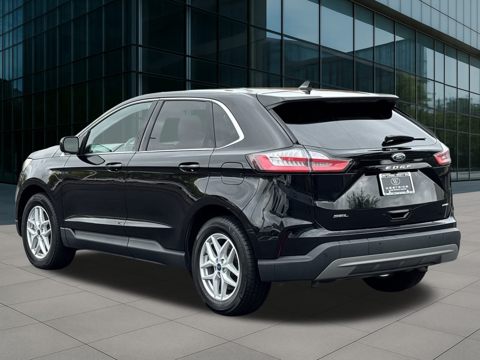 2022 Ford Edge SEL Sport photo 2