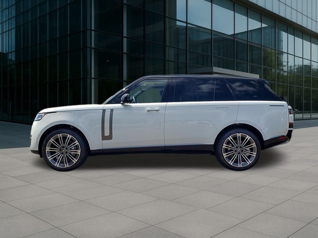 2025 Land Rover Range Rover SE photo 3