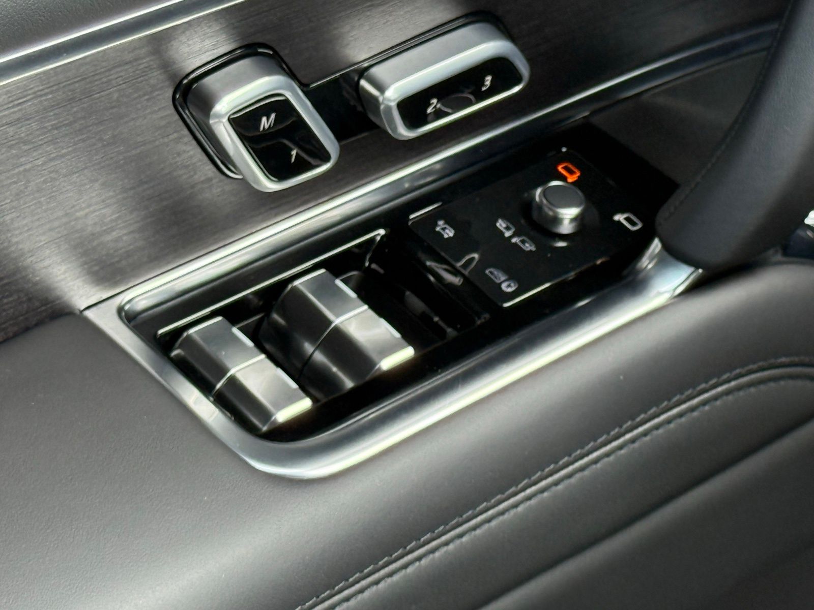 2026 Land Rover Range Rover SE - Photo 36