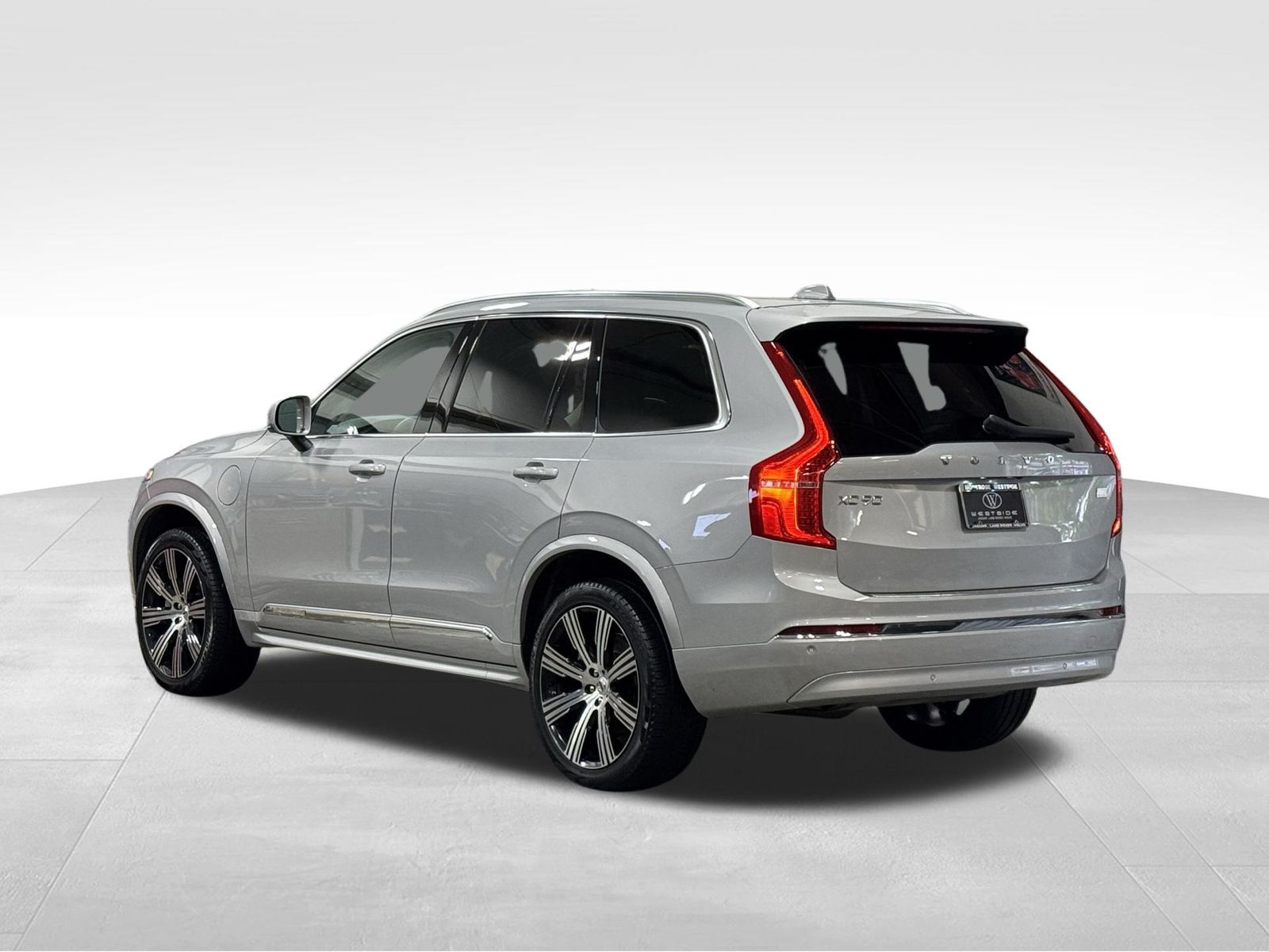 2024 Volvo XC90 Recharge T8 Core photo 2