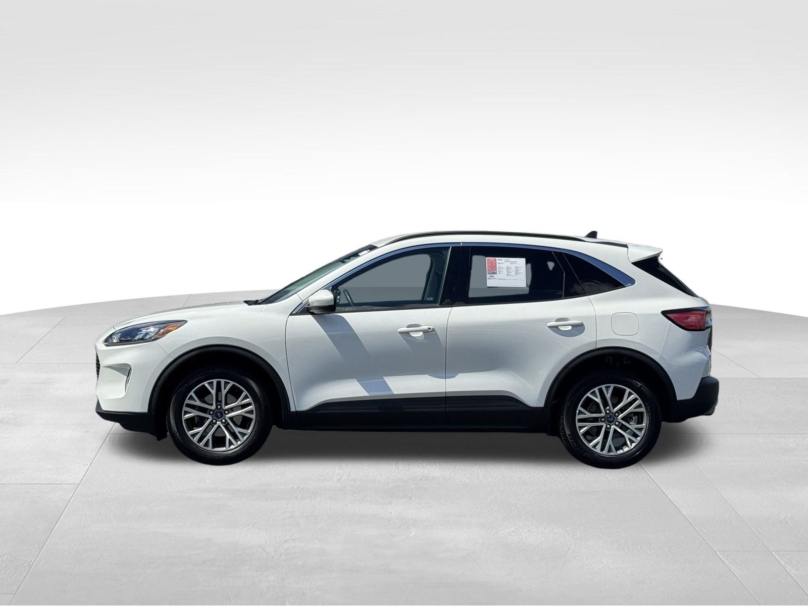 2022 Ford Escape SEL photo 2