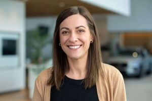 Staff member Jennifer Brastine from ID_9c83794438d7