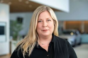 Staff member Maggie Colan from ID_6be7f12ec9ae