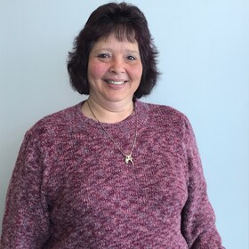 Staff member Lisa Sinatra from ID_9c83794438d7