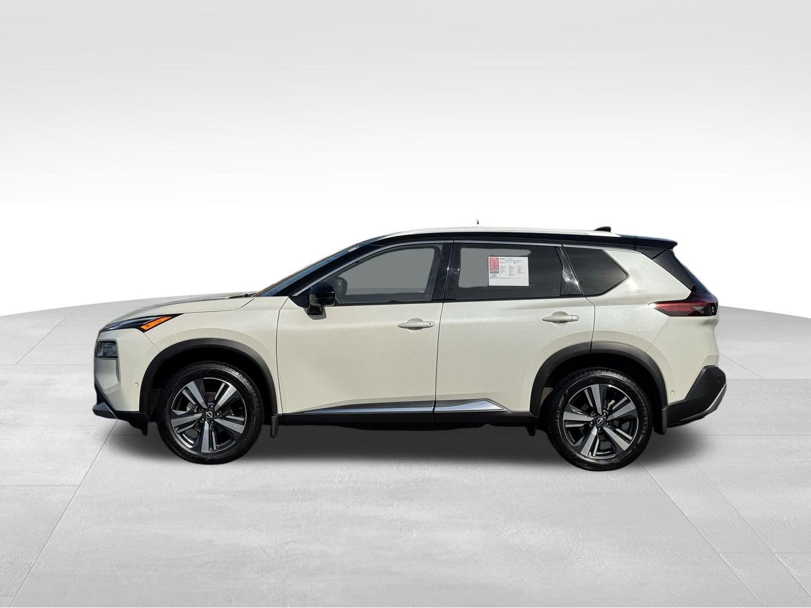 2023 Nissan Rogue Platinum photo 2