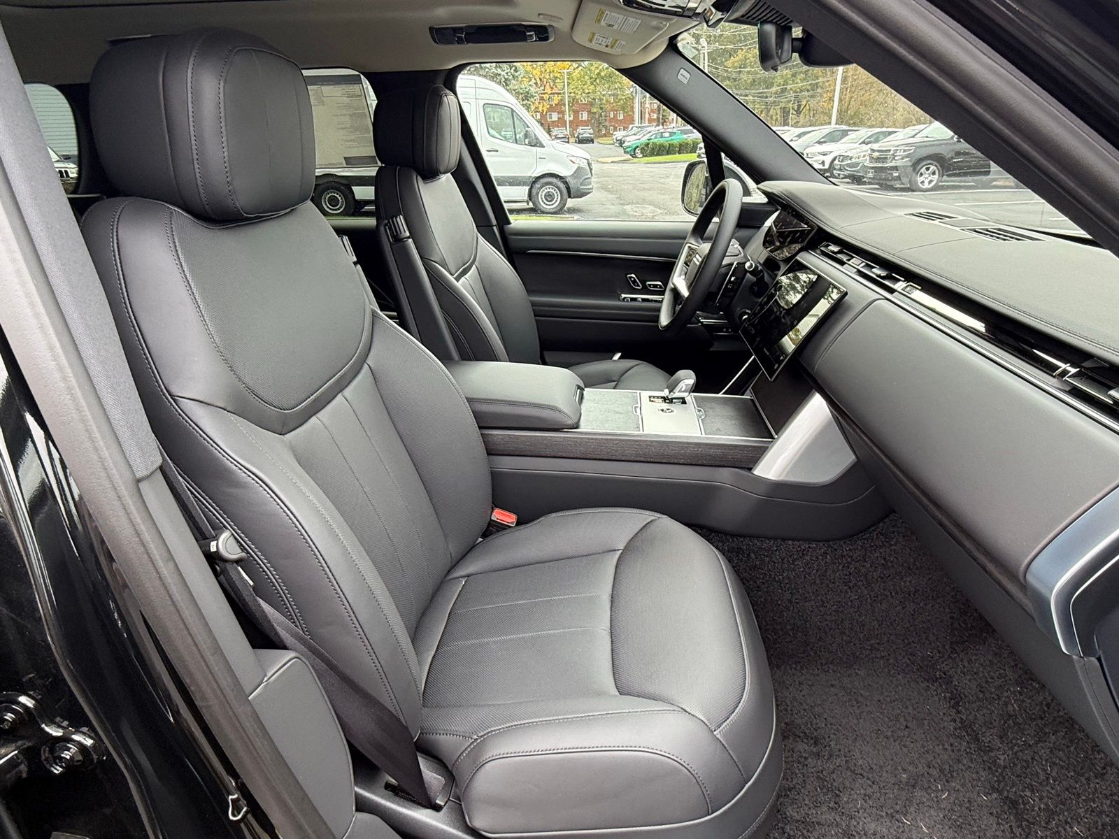 2025 Land Rover Range Rover SE - Photo 21