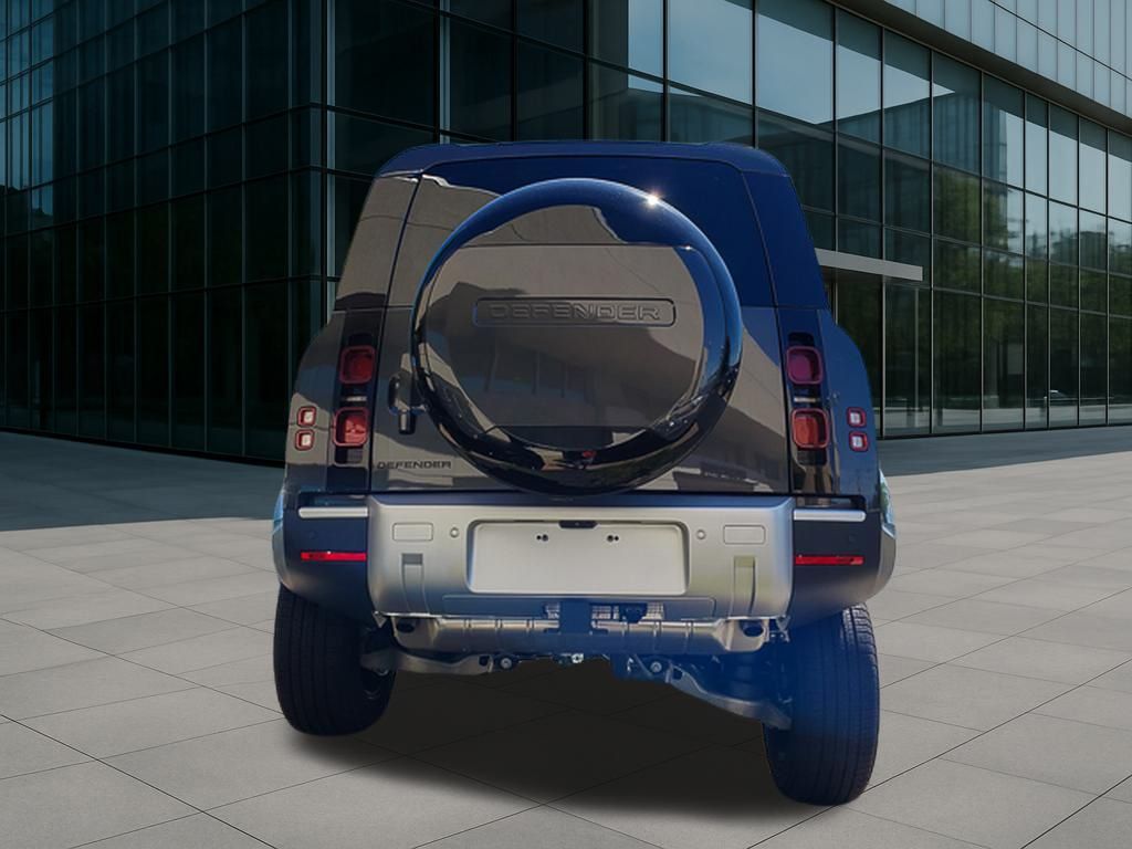 2025 Land Rover Defender 110 S photo 2