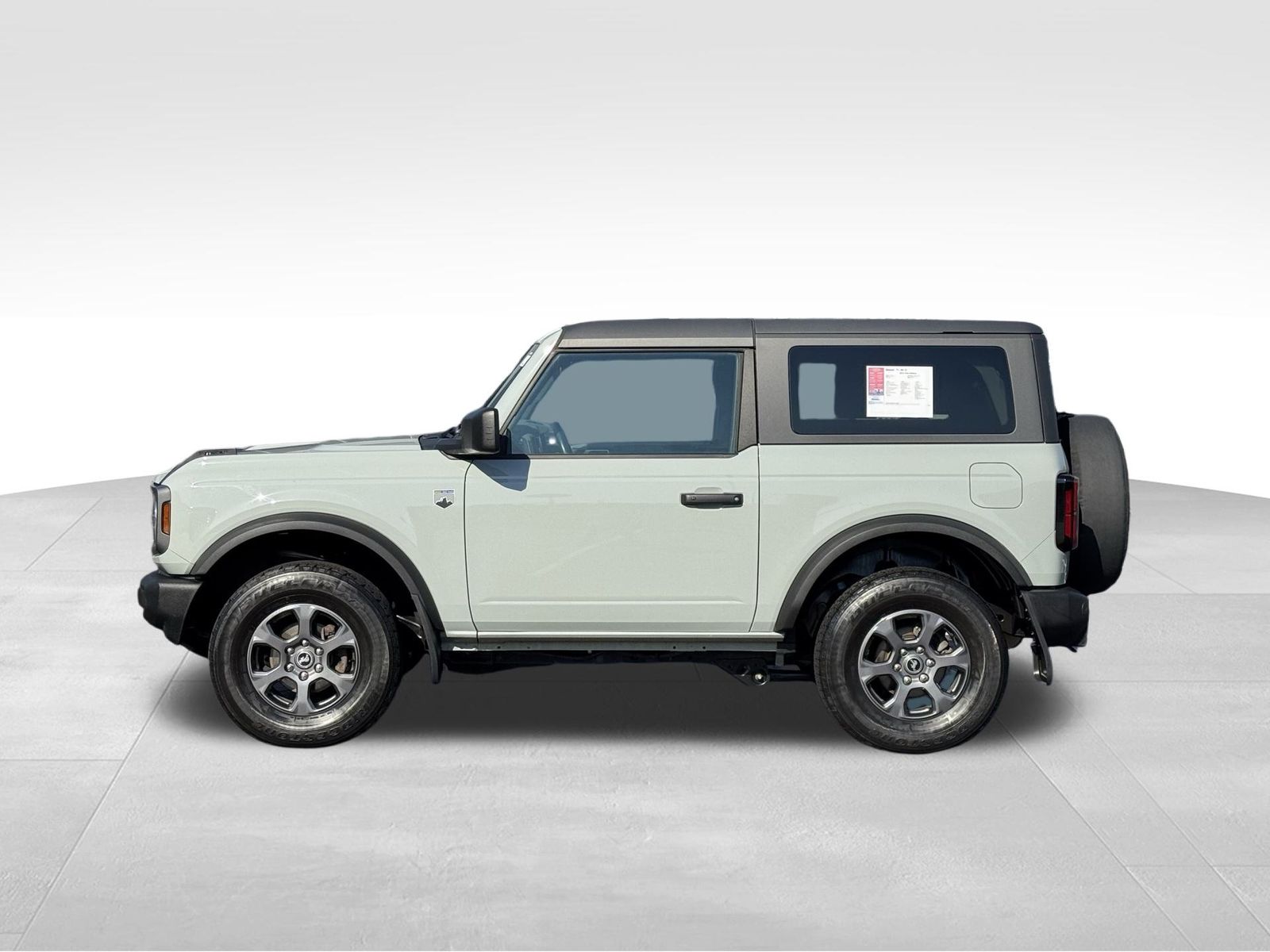 2022 Ford Bronco Outer Banks photo 2