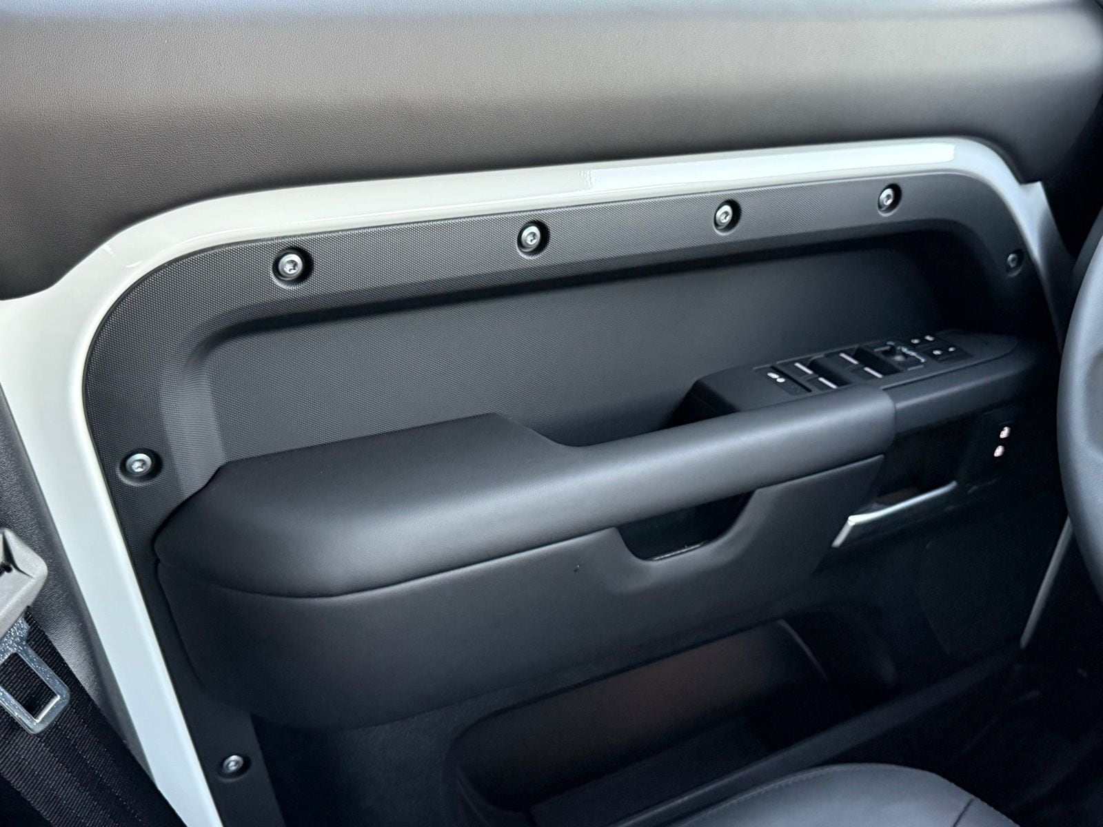 2026 Land Rover Defender S - Photo 36