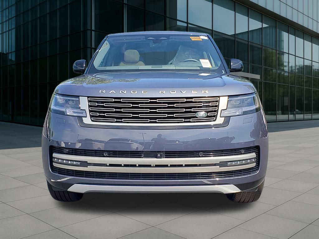 2025 Land Rover Range Rover SE photo 2