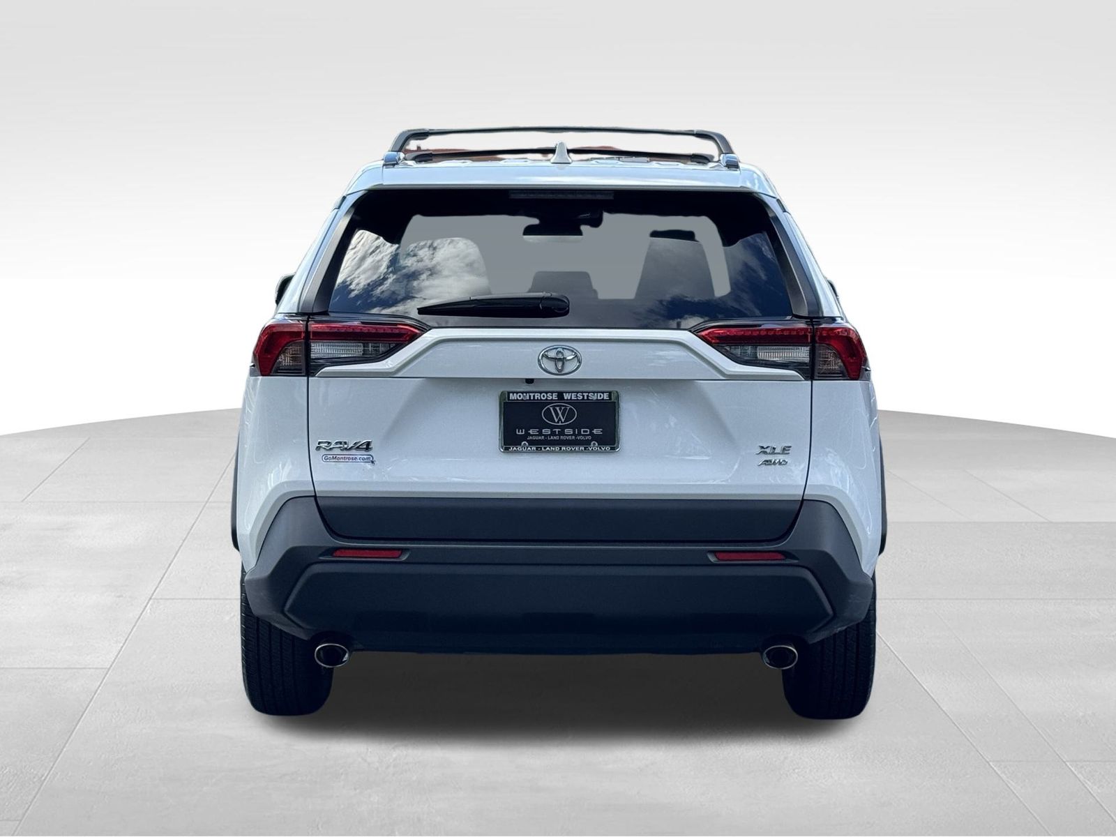2022 Toyota RAV4 XLE photo 4
