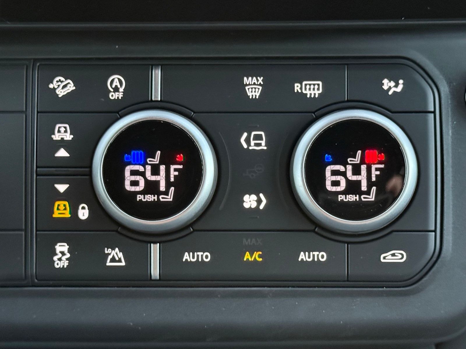 2026 Land Rover Defender S - Photo 29