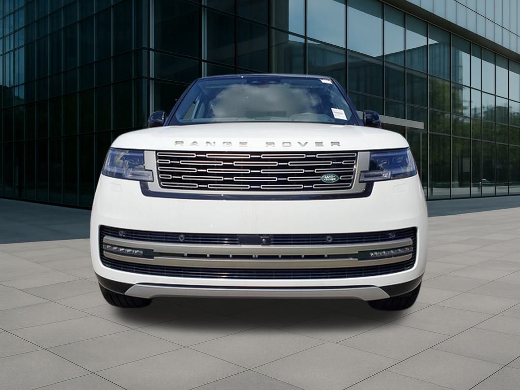 2025 Land Rover Range Rover SE photo 2