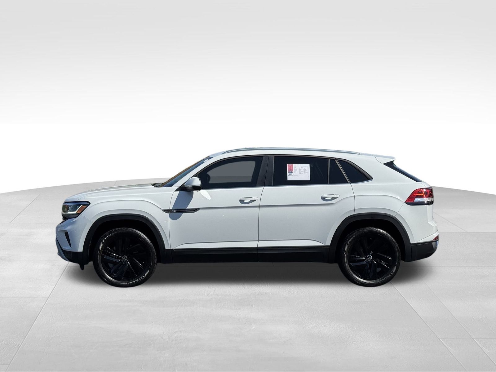 2023 Volkswagen Atlas Cross Sport V6 SE Technology photo 2