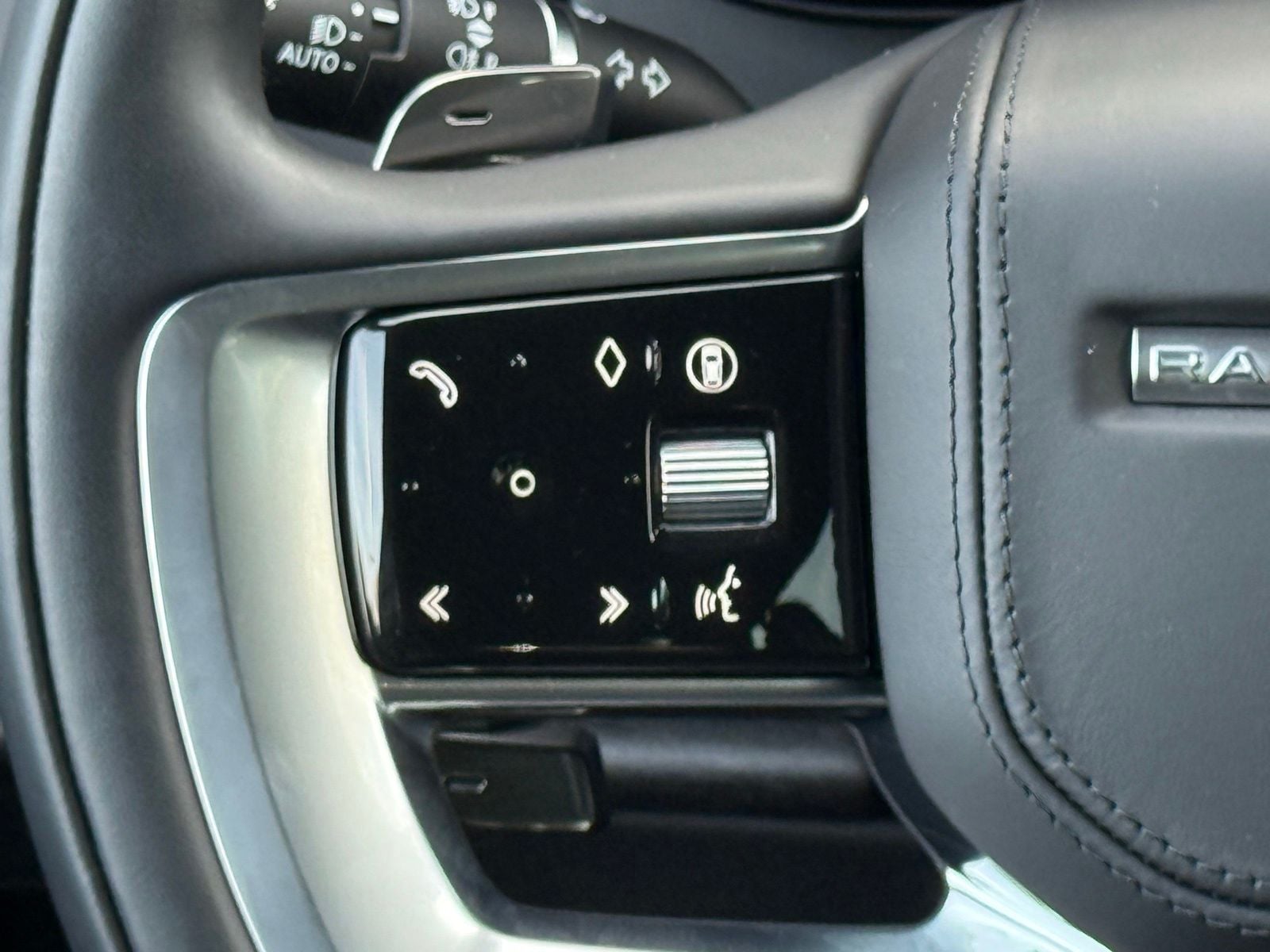 2026 Land Rover Range Rover SE - Photo 32