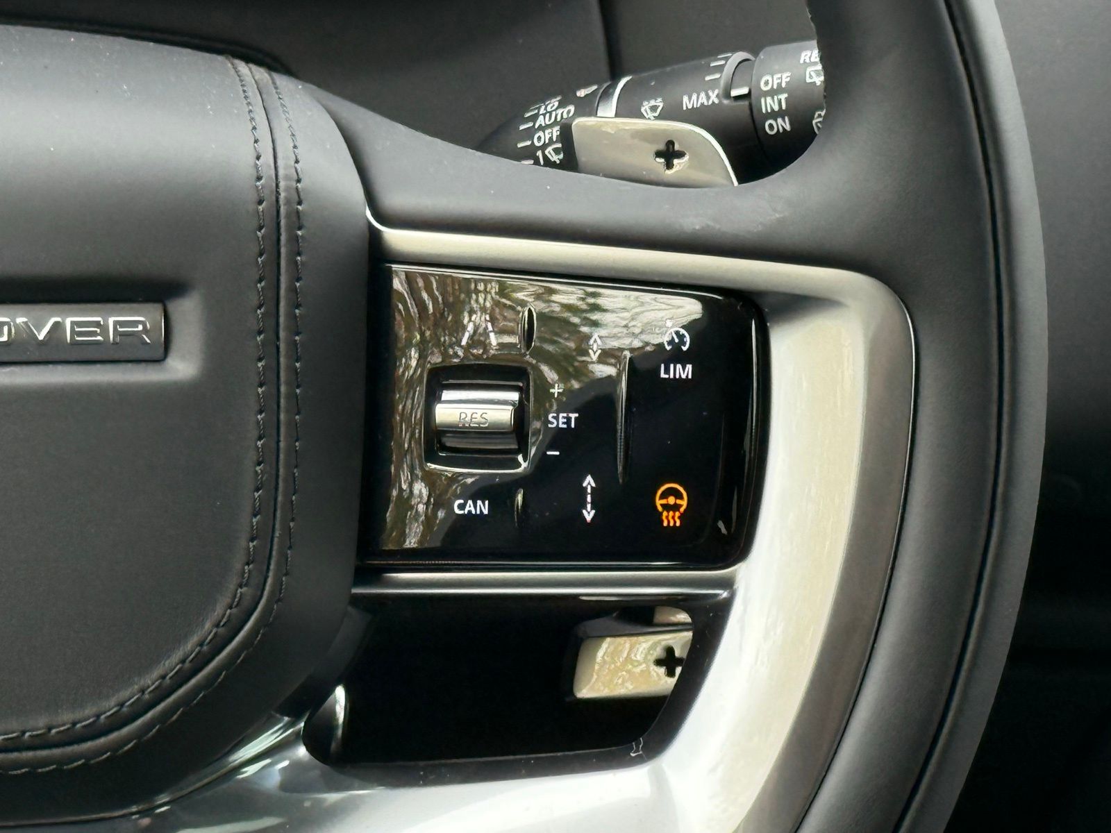 2025 Land Rover Range Rover SE - Photo 34