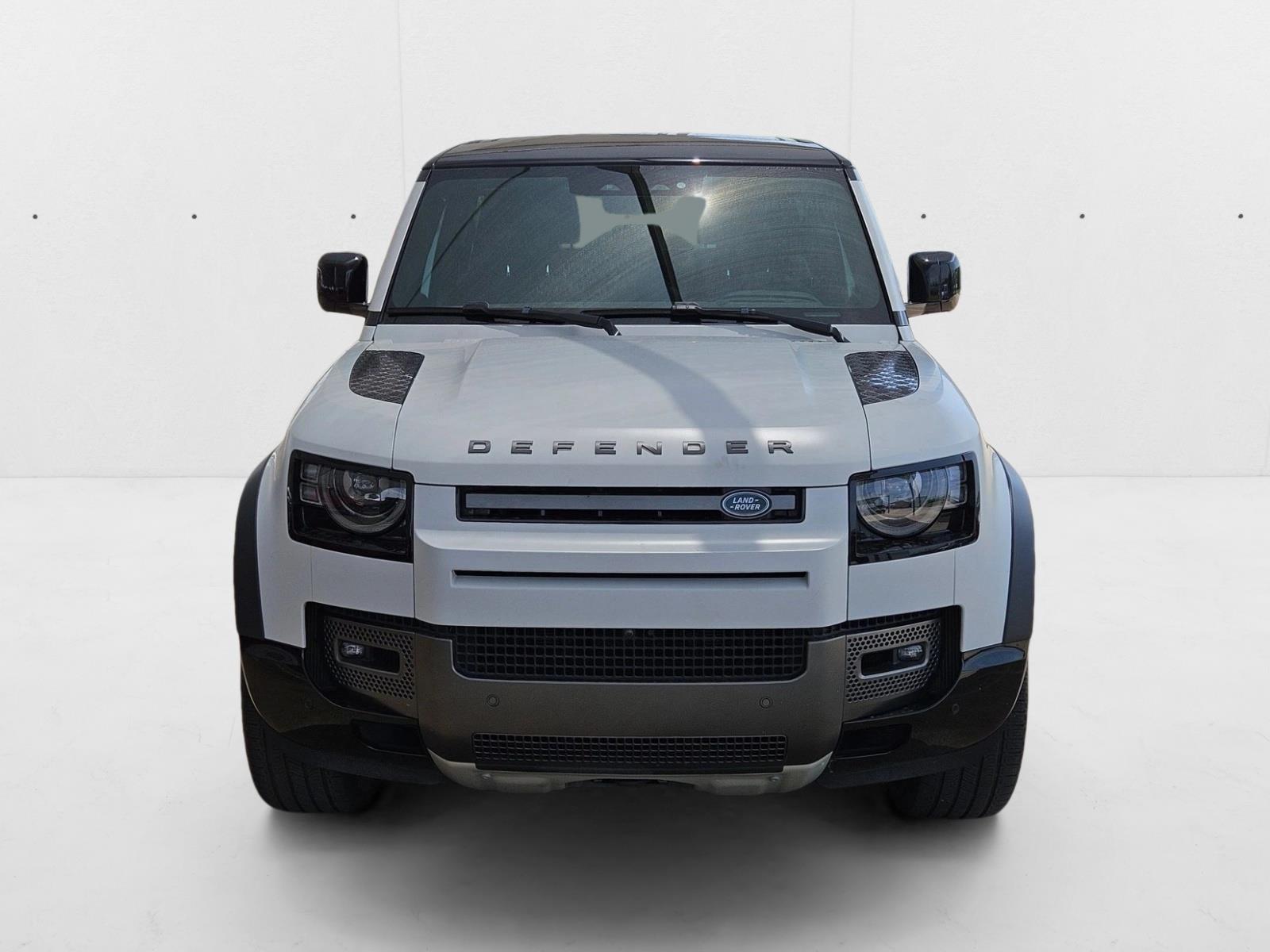 2022 Land Rover Defender V8 photo 2