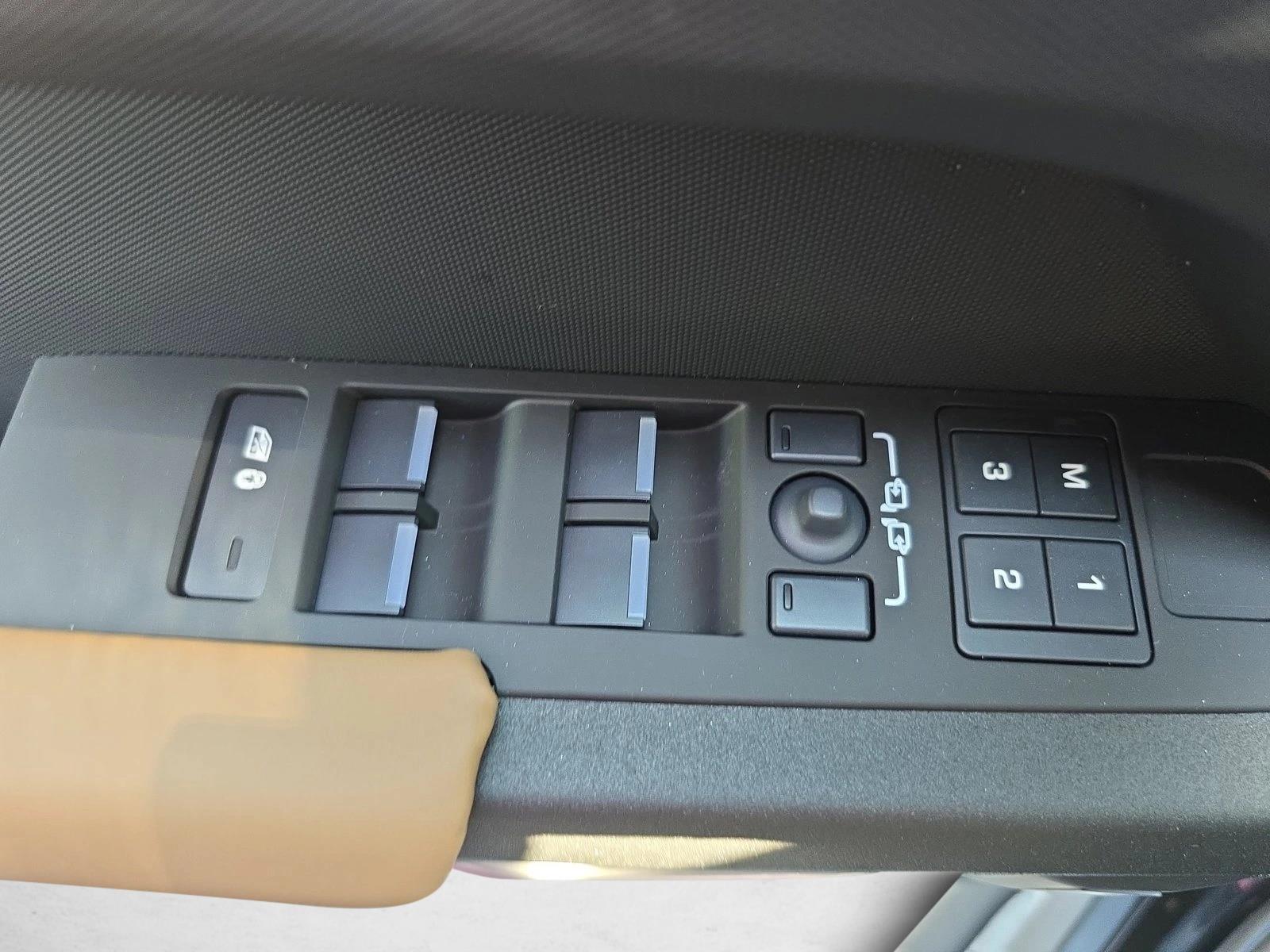 2026 Land Rover Defender V8 - Photo 28
