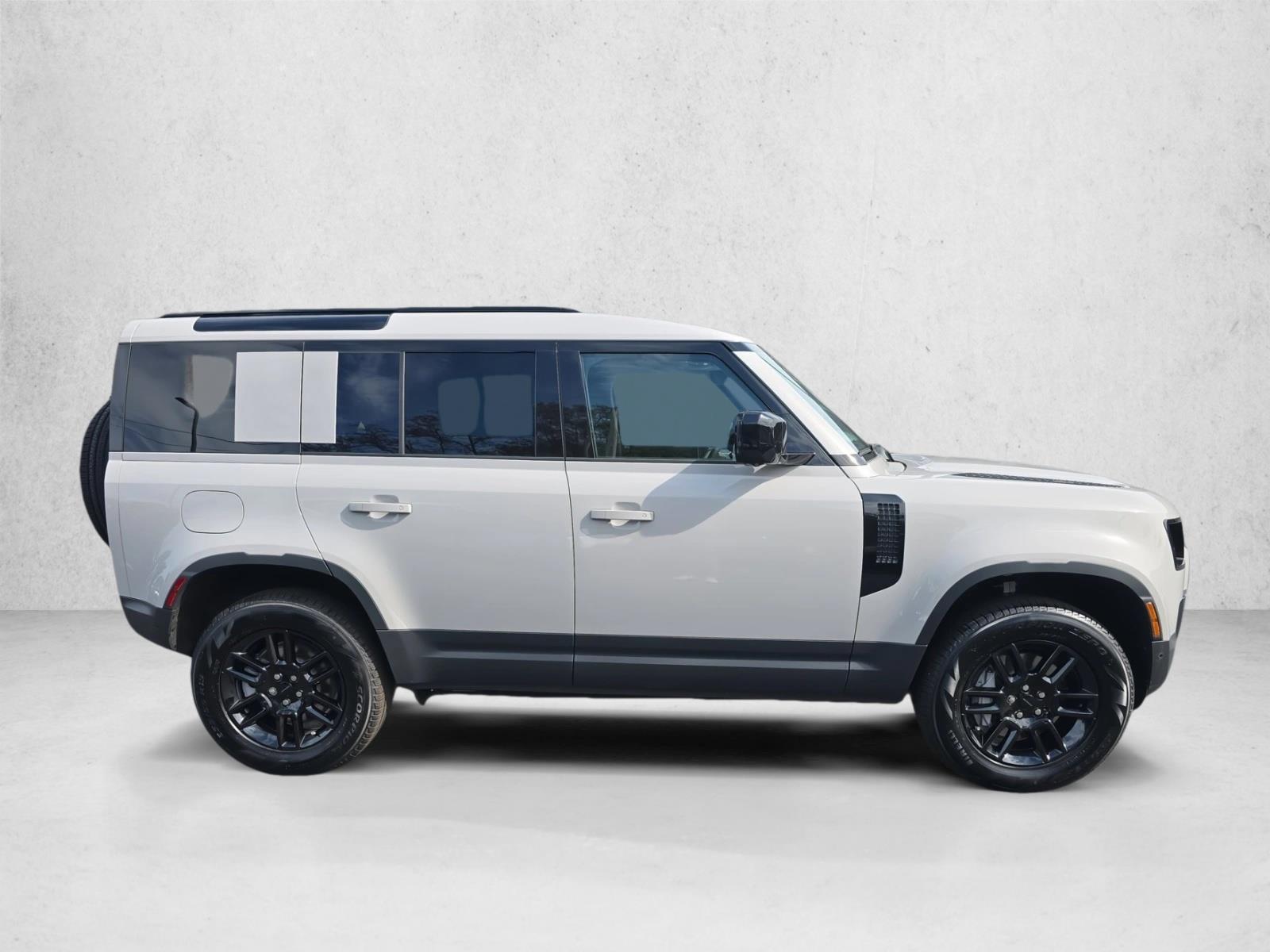 2026 Land Rover Defender 110 S photo 2