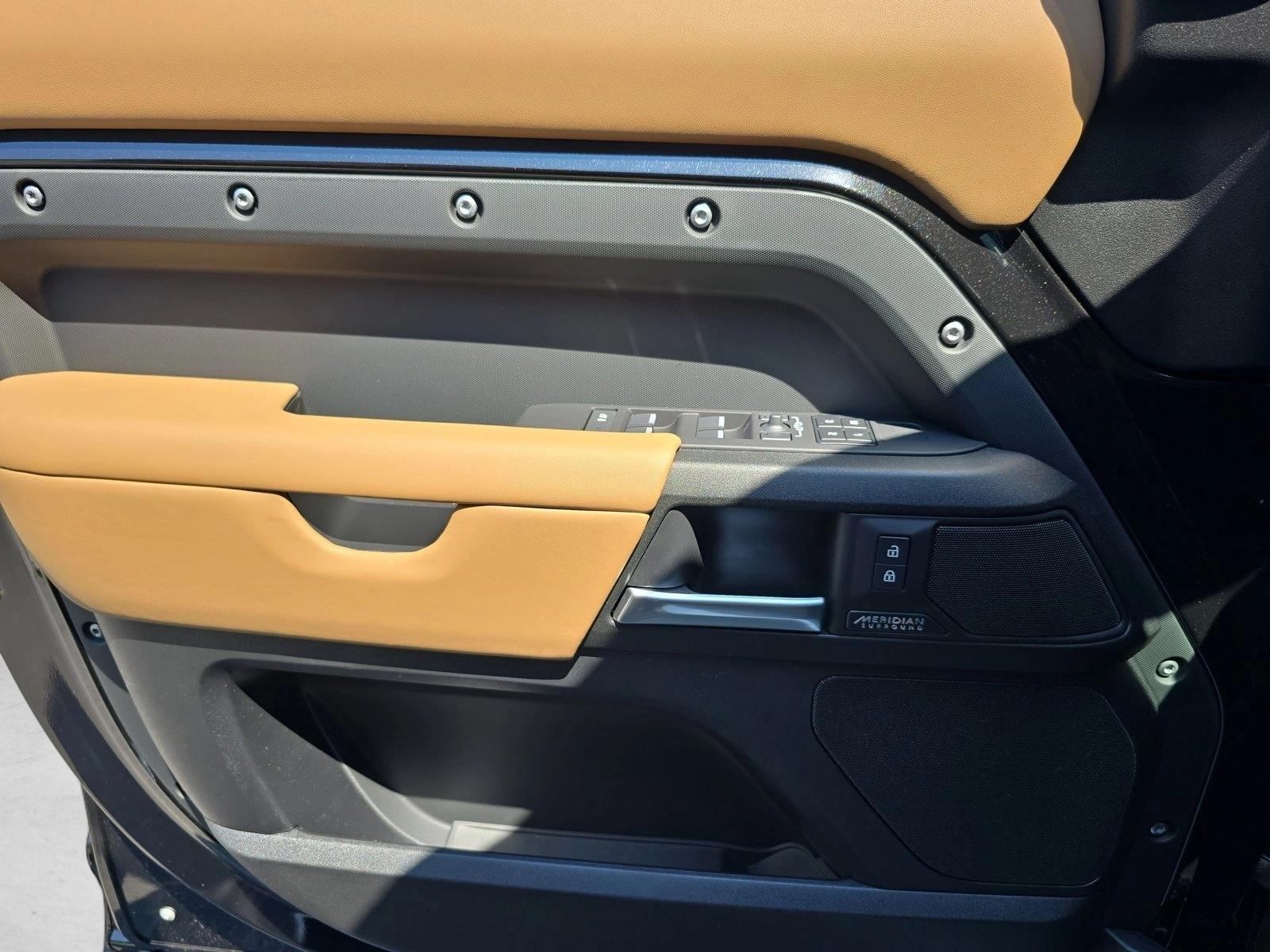 2026 Land Rover Defender V8 - Photo 27