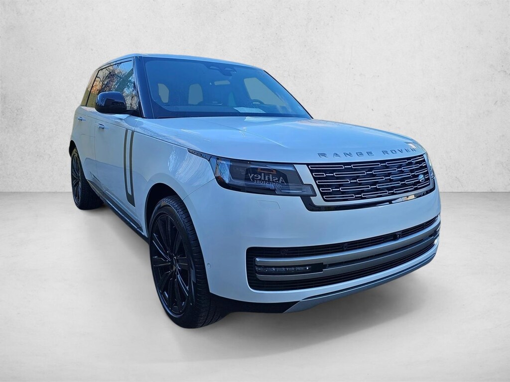 New 2025 Land Rover Range Rover P550e SE SUV