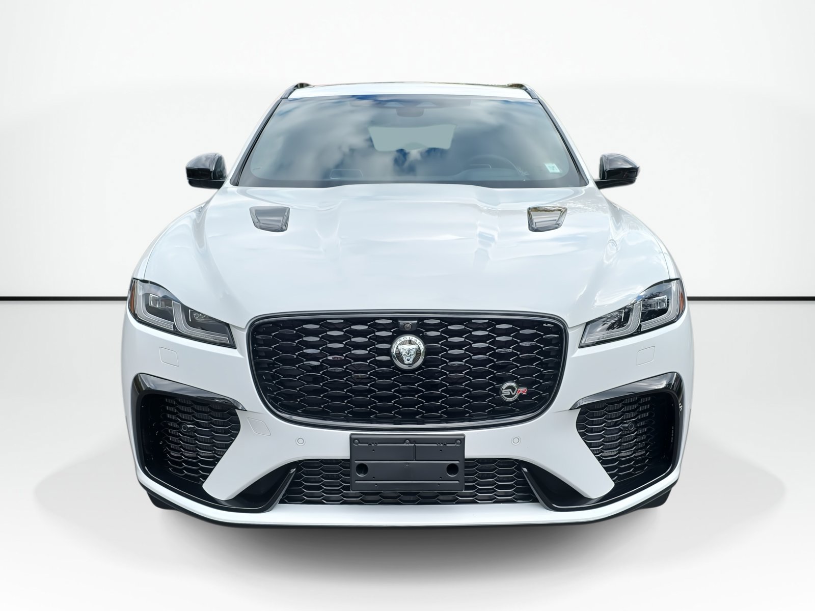 2024 Jaguar F-PACE SVR photo 2