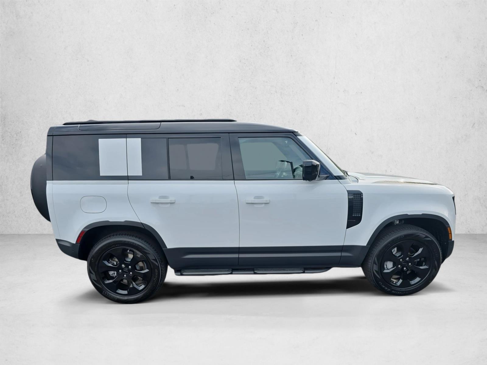 2026 Land Rover Defender 110 S photo 4