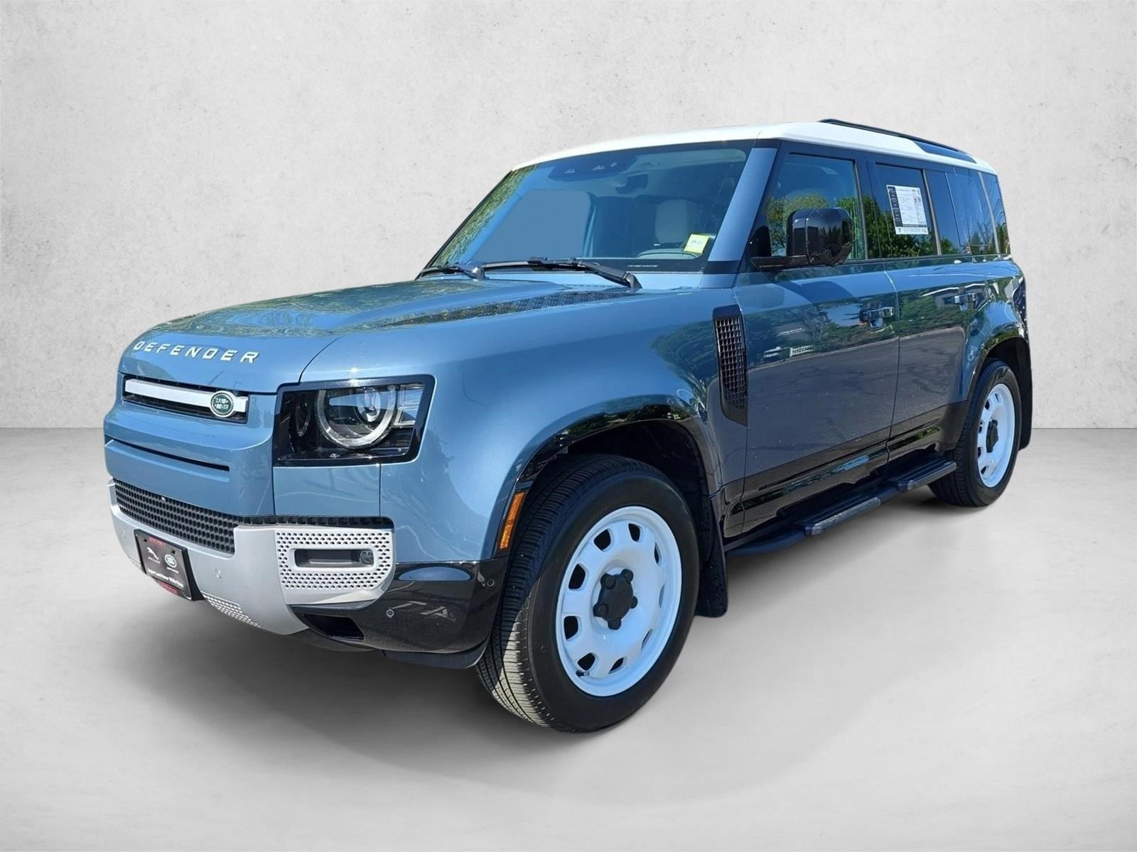 2025 Land Rover Defender 110 S P300's photo
