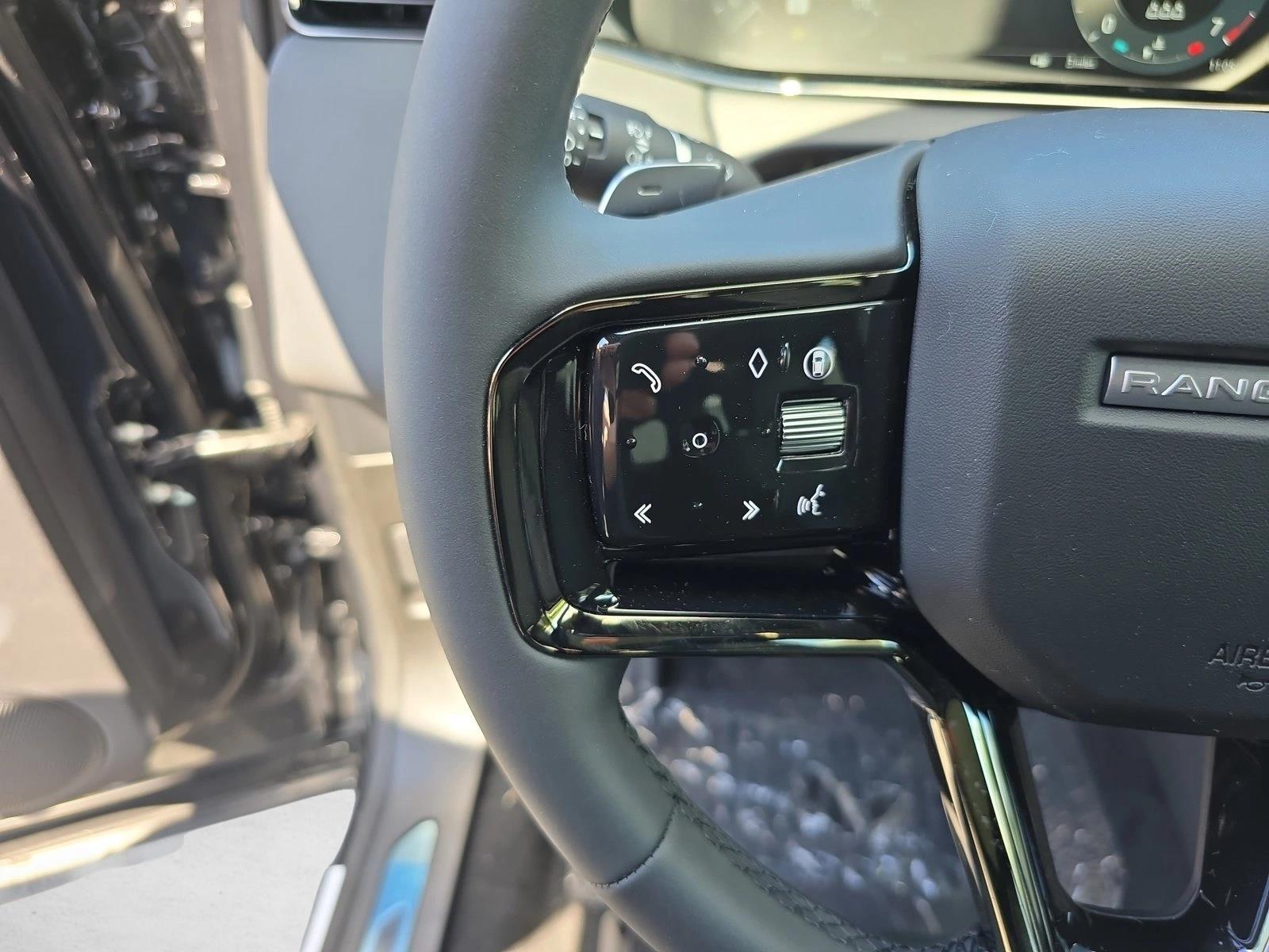2026 Land Rover Range Rover Evoque Hoxton Edition - Photo 17