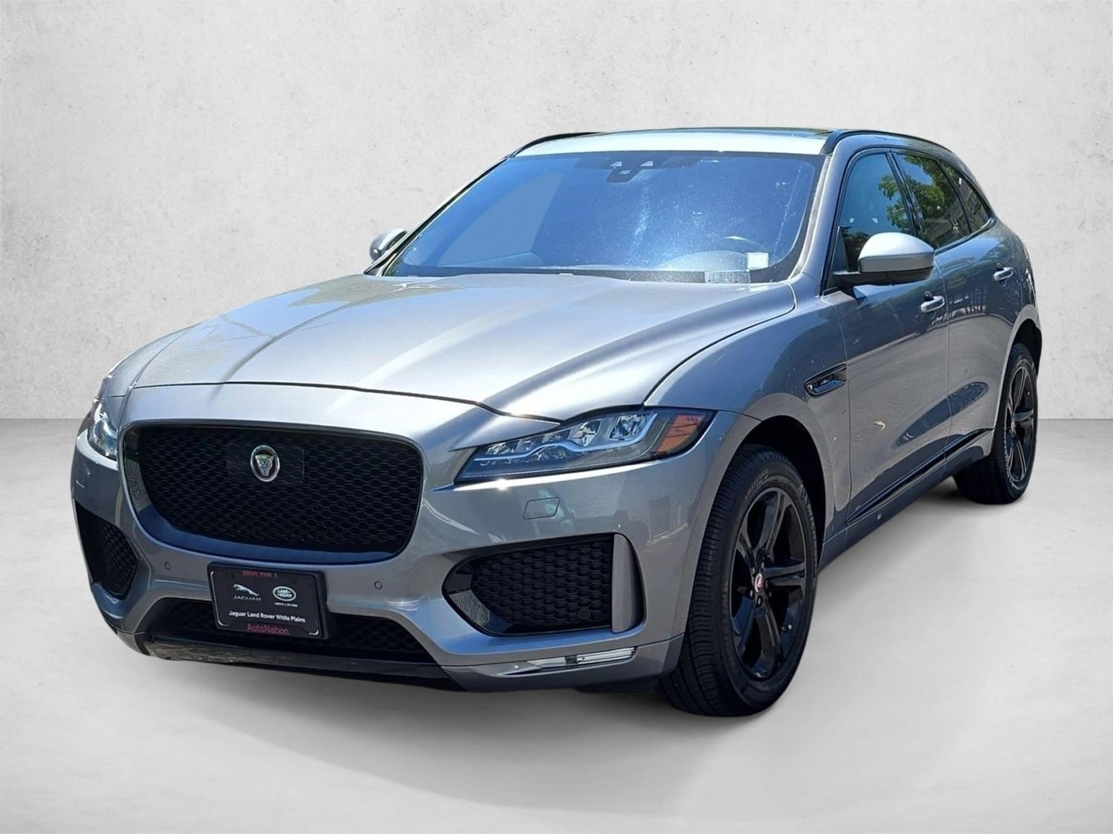 2020 Jaguar F-PACE 25t Checkered Flag AWD's photo