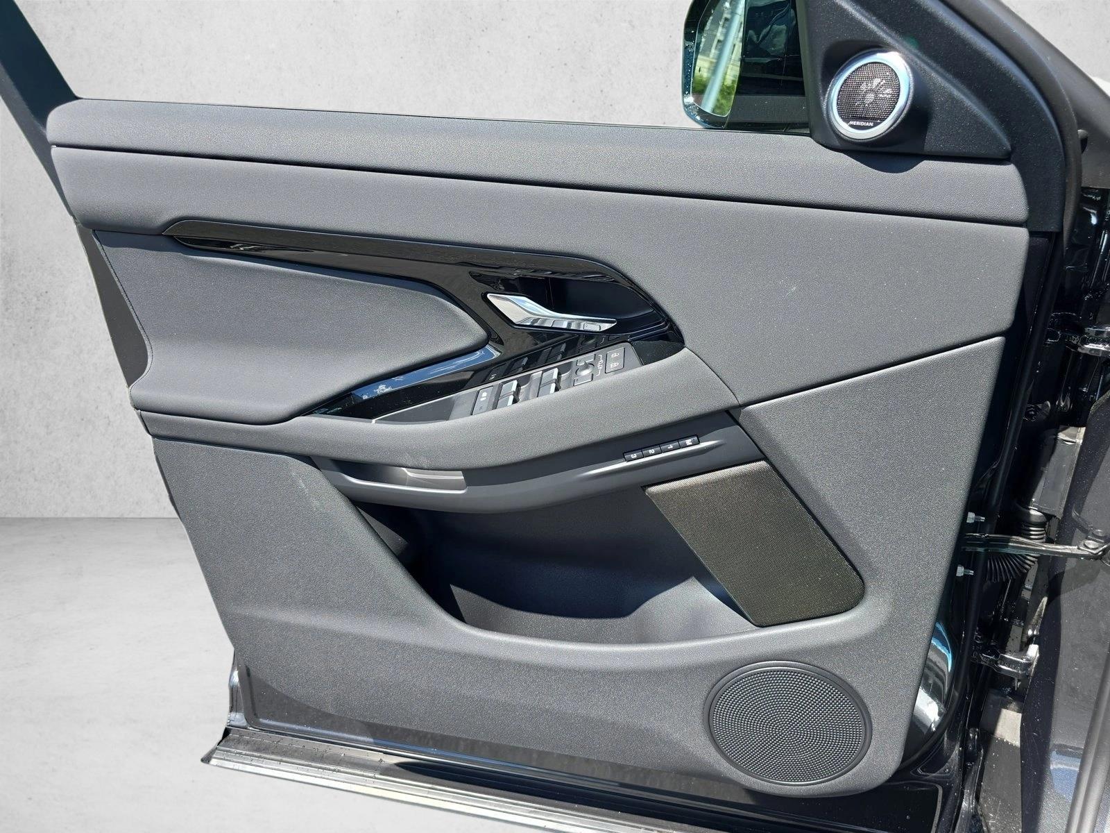 2026 Land Rover Range Rover Evoque Hoxton Edition - Photo 25