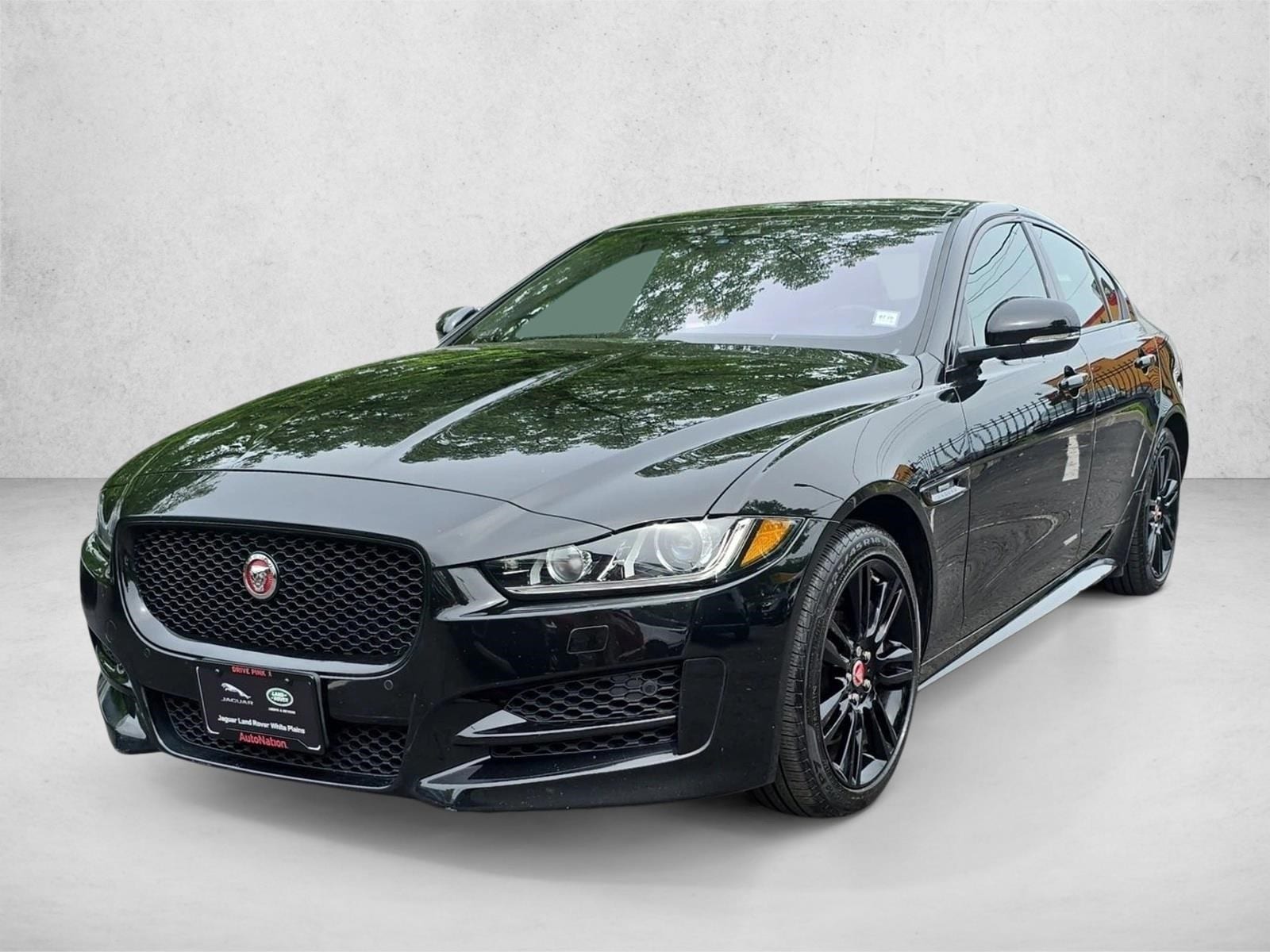 2018 Jaguar XE 25t R-Sport AWD's photo