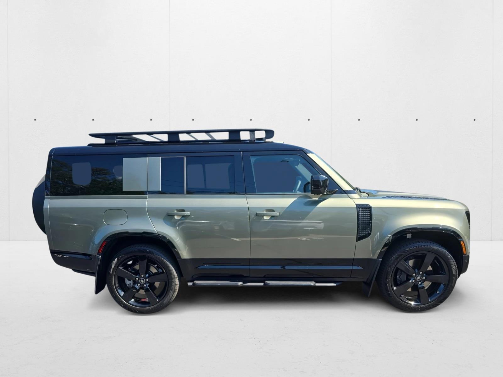 2025 Land Rover Defender X-Dynamic SE photo 2