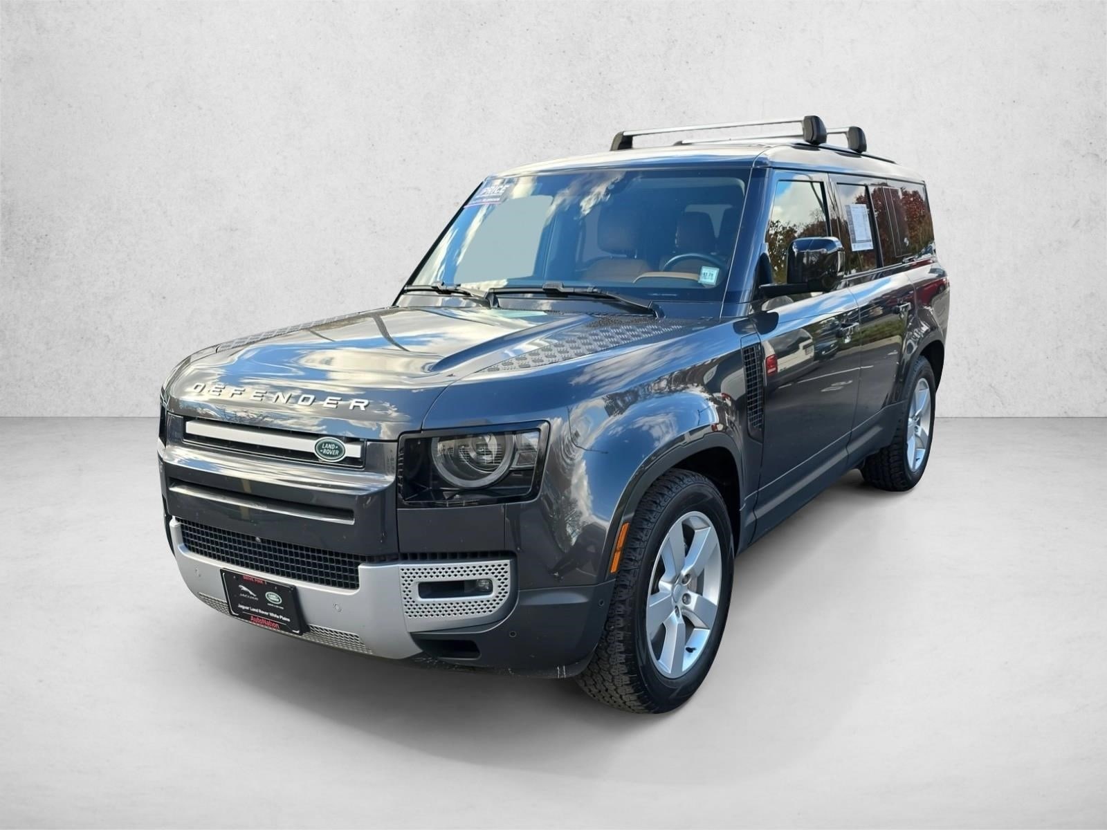 2023 Land Rover Defender First Edition's photo