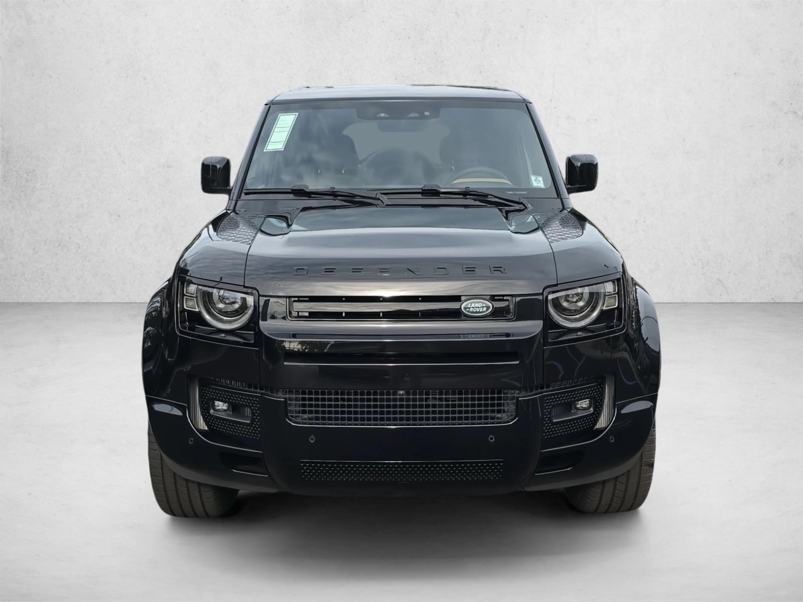 2025 Land Rover Defender V8 photo 2