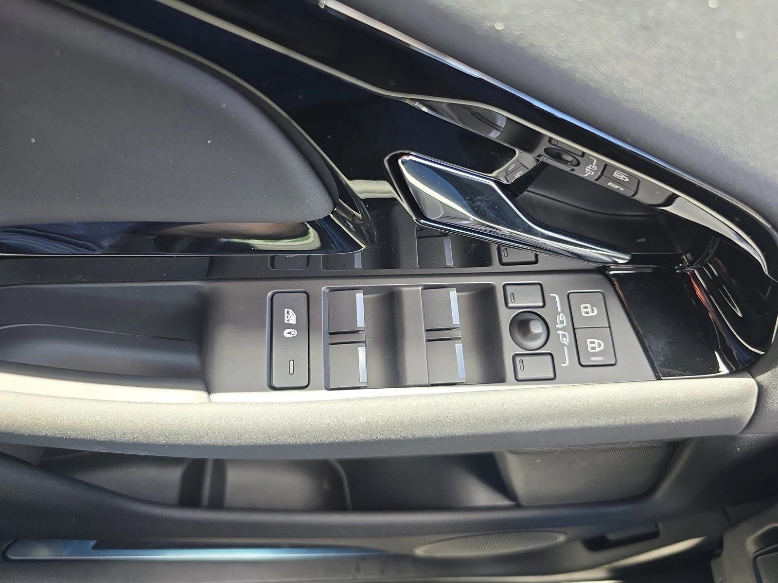 2026 Land Rover Range Rover Evoque Hoxton Edition - Photo 26
