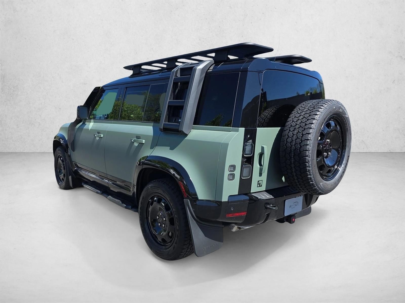 2026 Land Rover Defender Trophy Edition - Photo 7