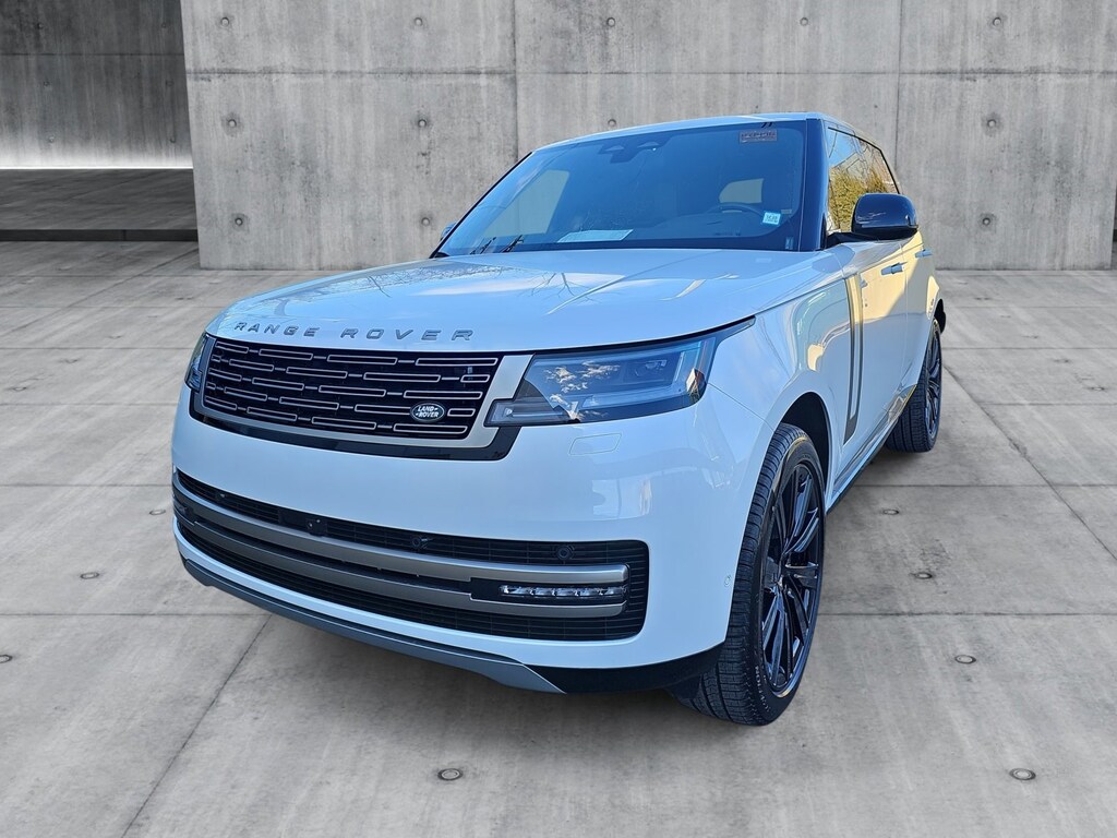 New 2025 Land Rover Range Rover P550e SE SUV