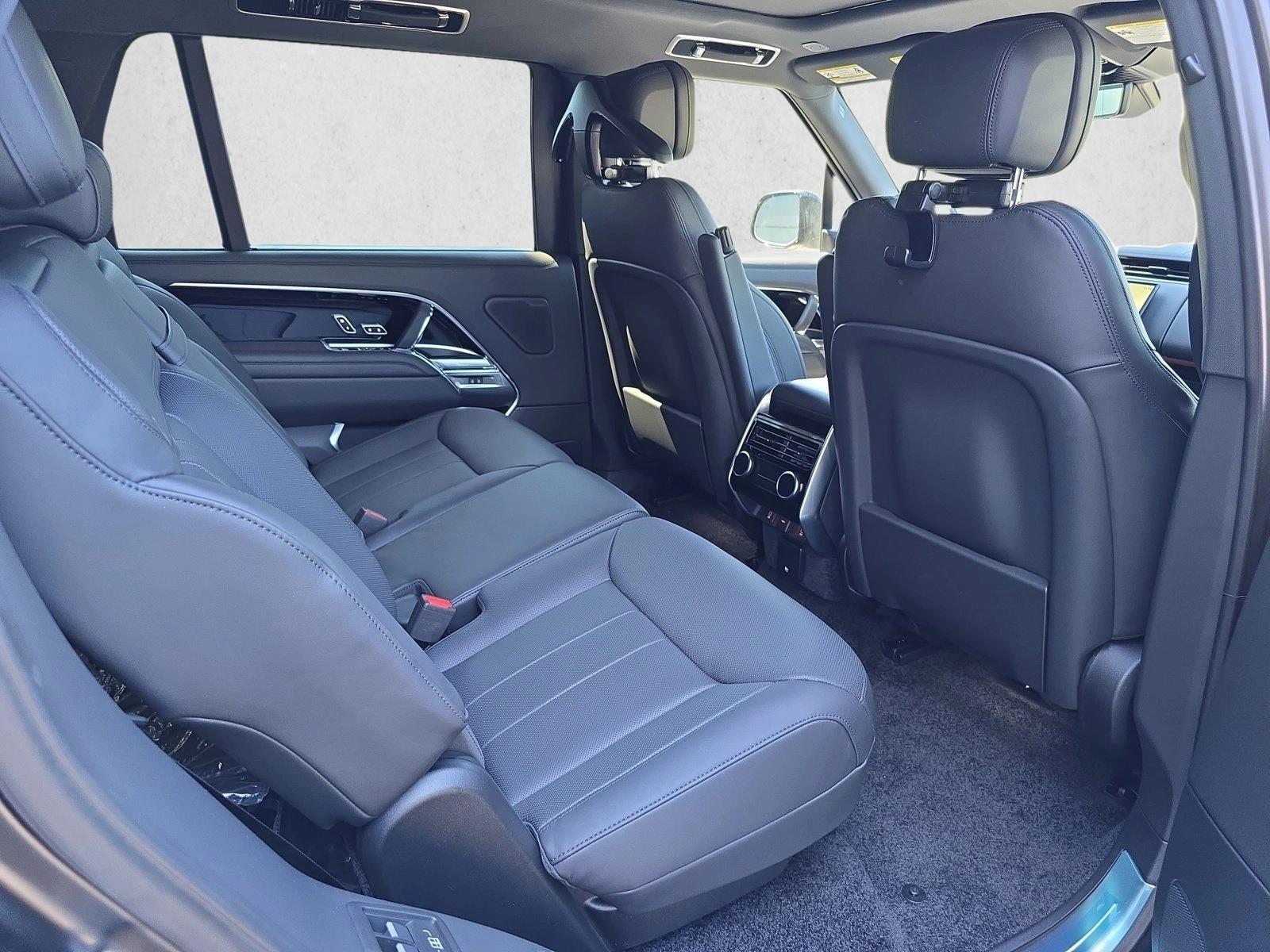 2026 Land Rover Range Rover SE - Photo 11
