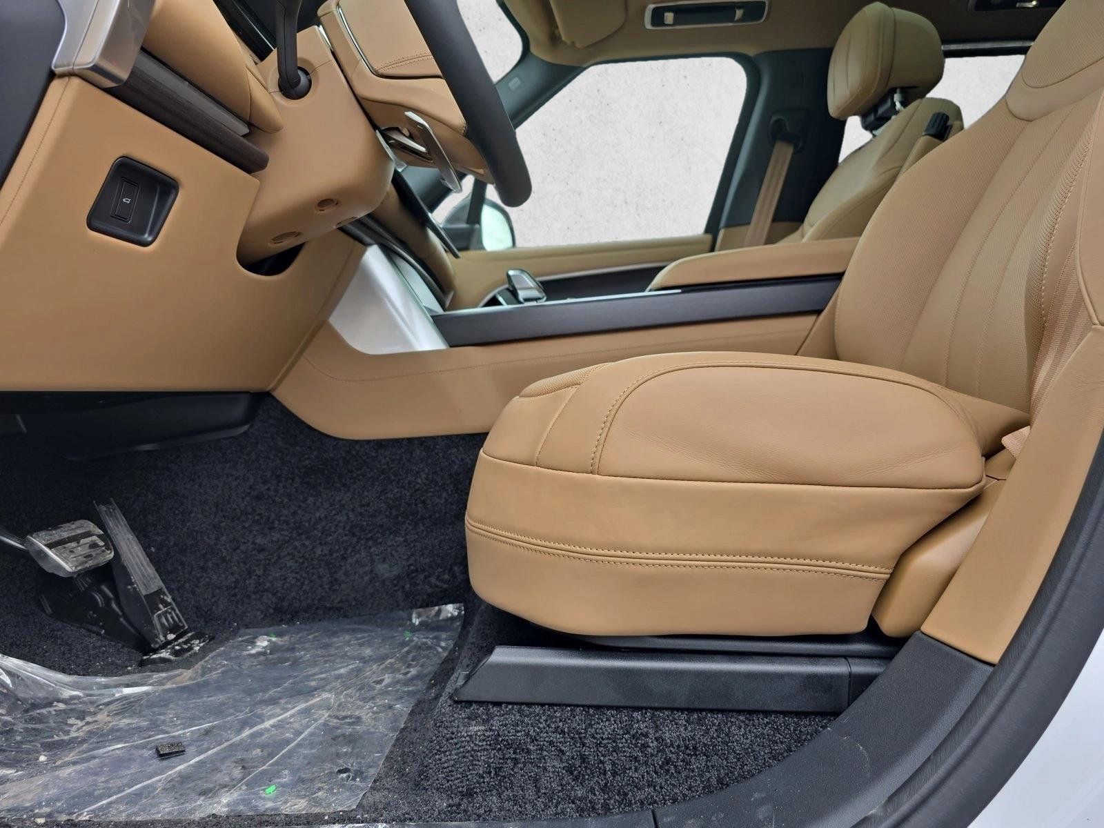 2026 Land Rover Range Rover SE - Photo 27