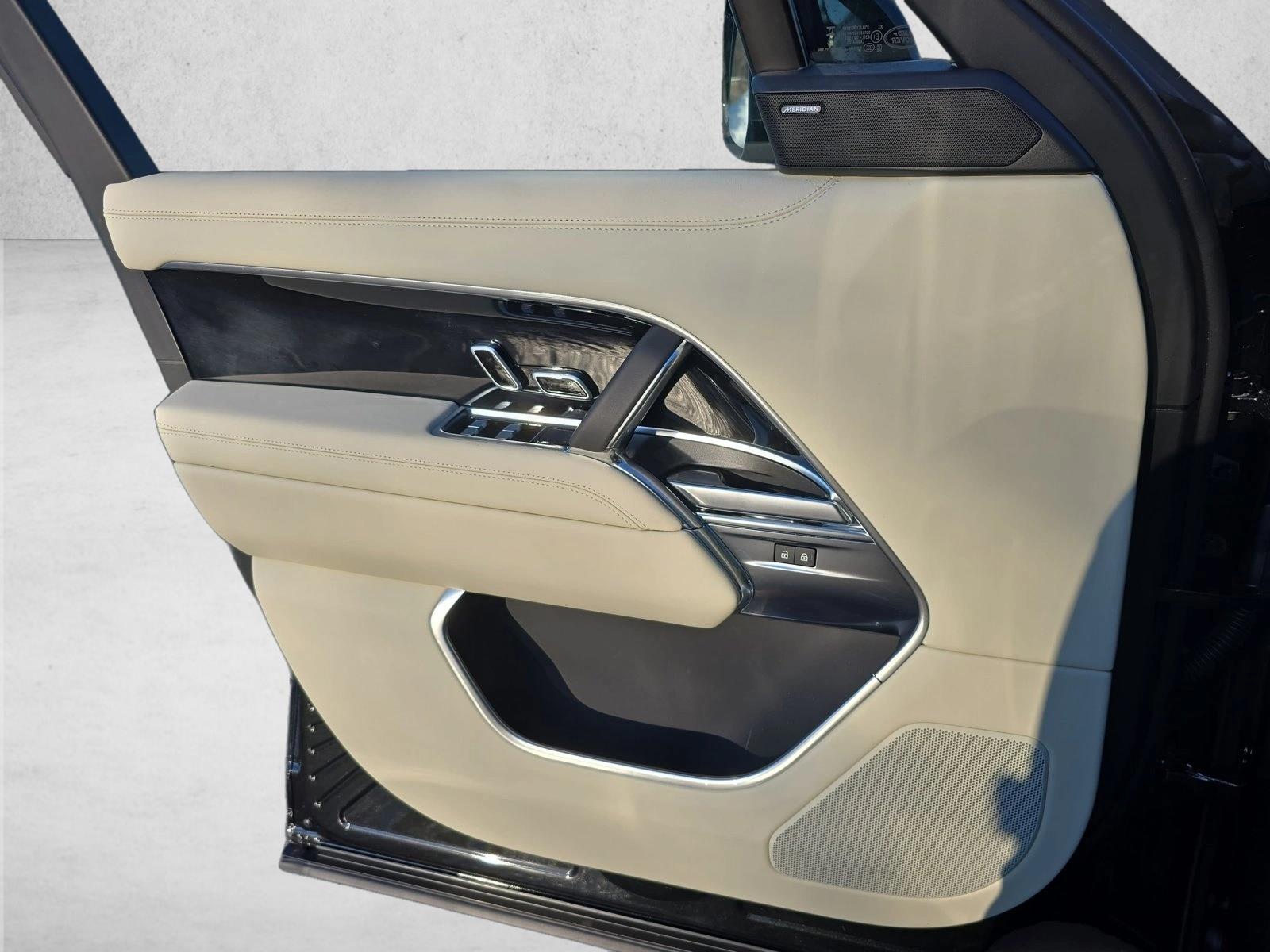 2026 Land Rover Range Rover SE - Photo 25