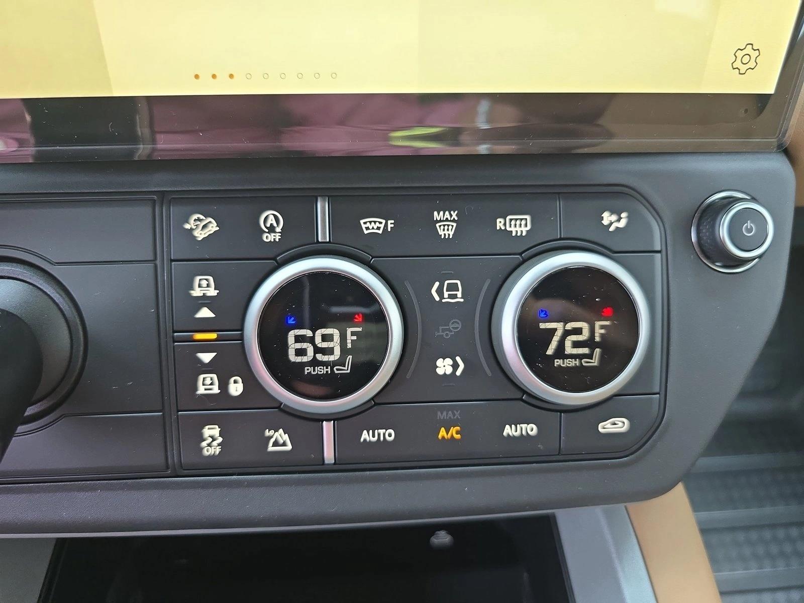 2026 Land Rover Defender V8 - Photo 22