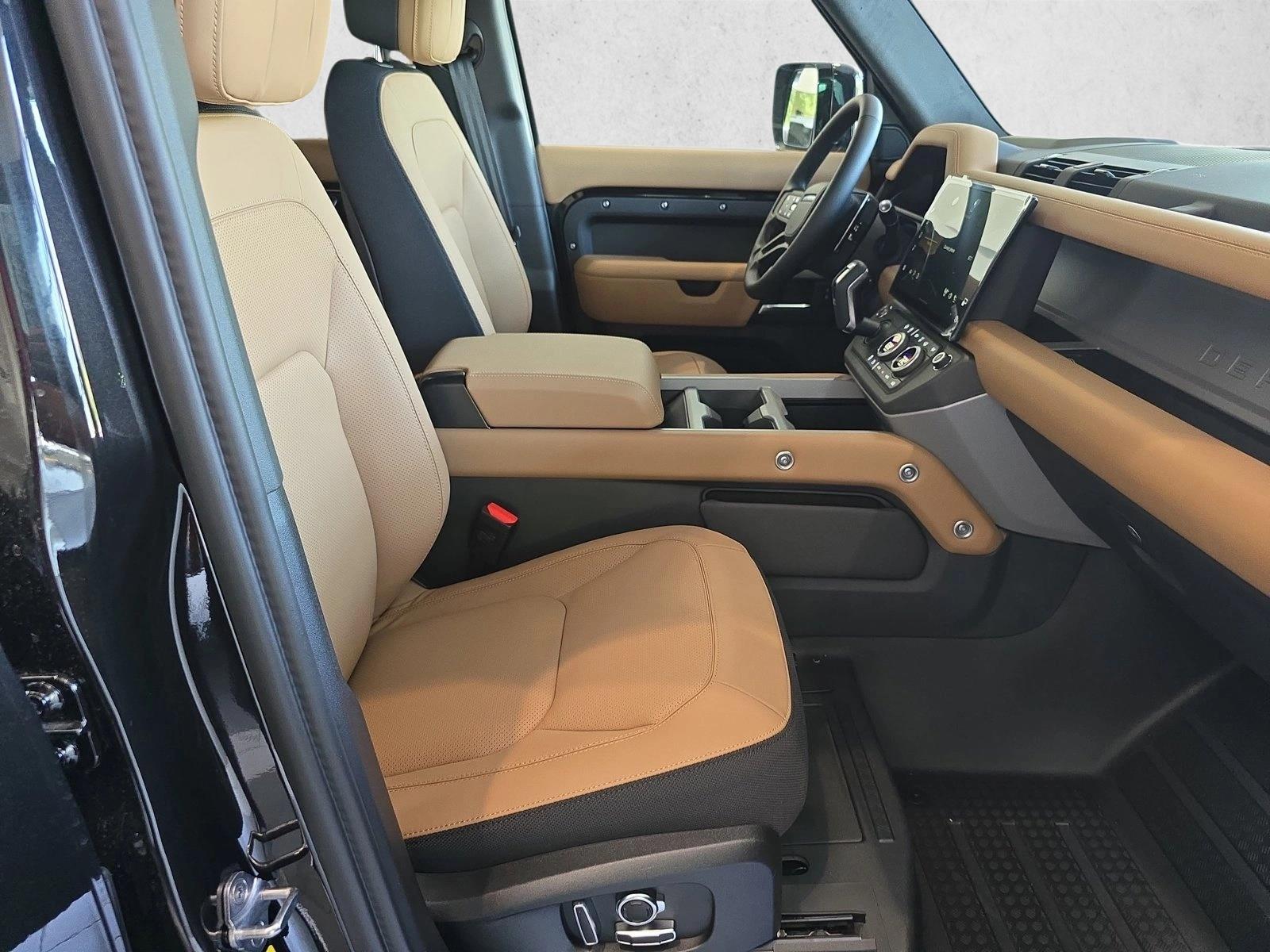 2026 Land Rover Defender V8 - Photo 10