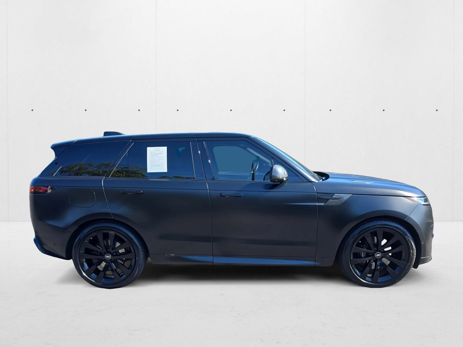 2023 Land Rover Range Rover Sport SE photo 4