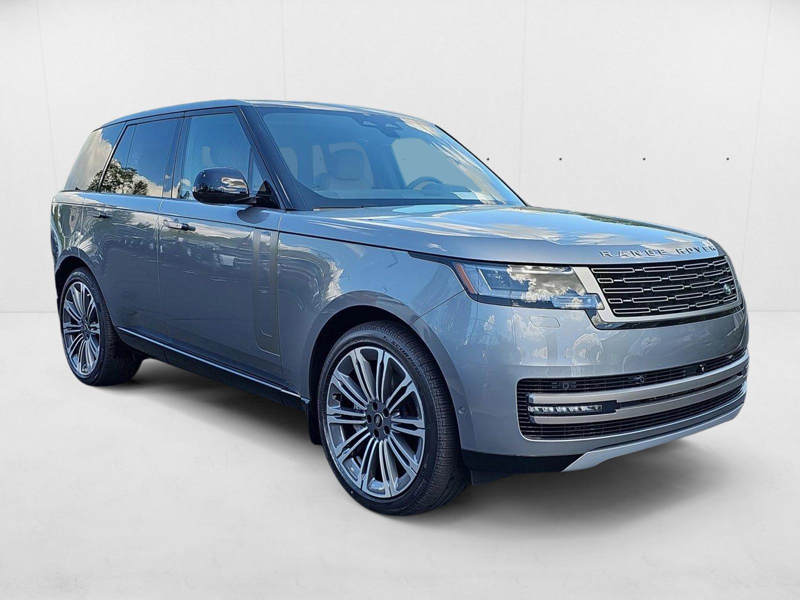 2025 Land Rover Range Rover SE photo 3