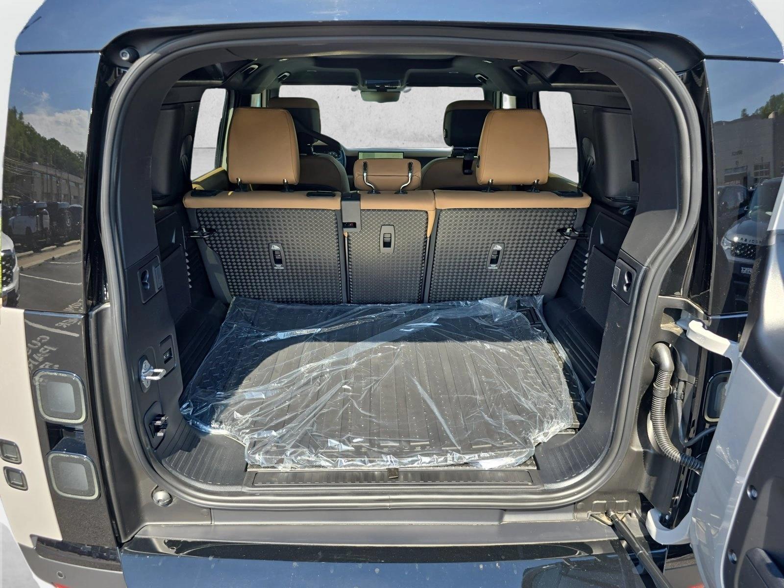 2026 Land Rover Defender S - Photo 12