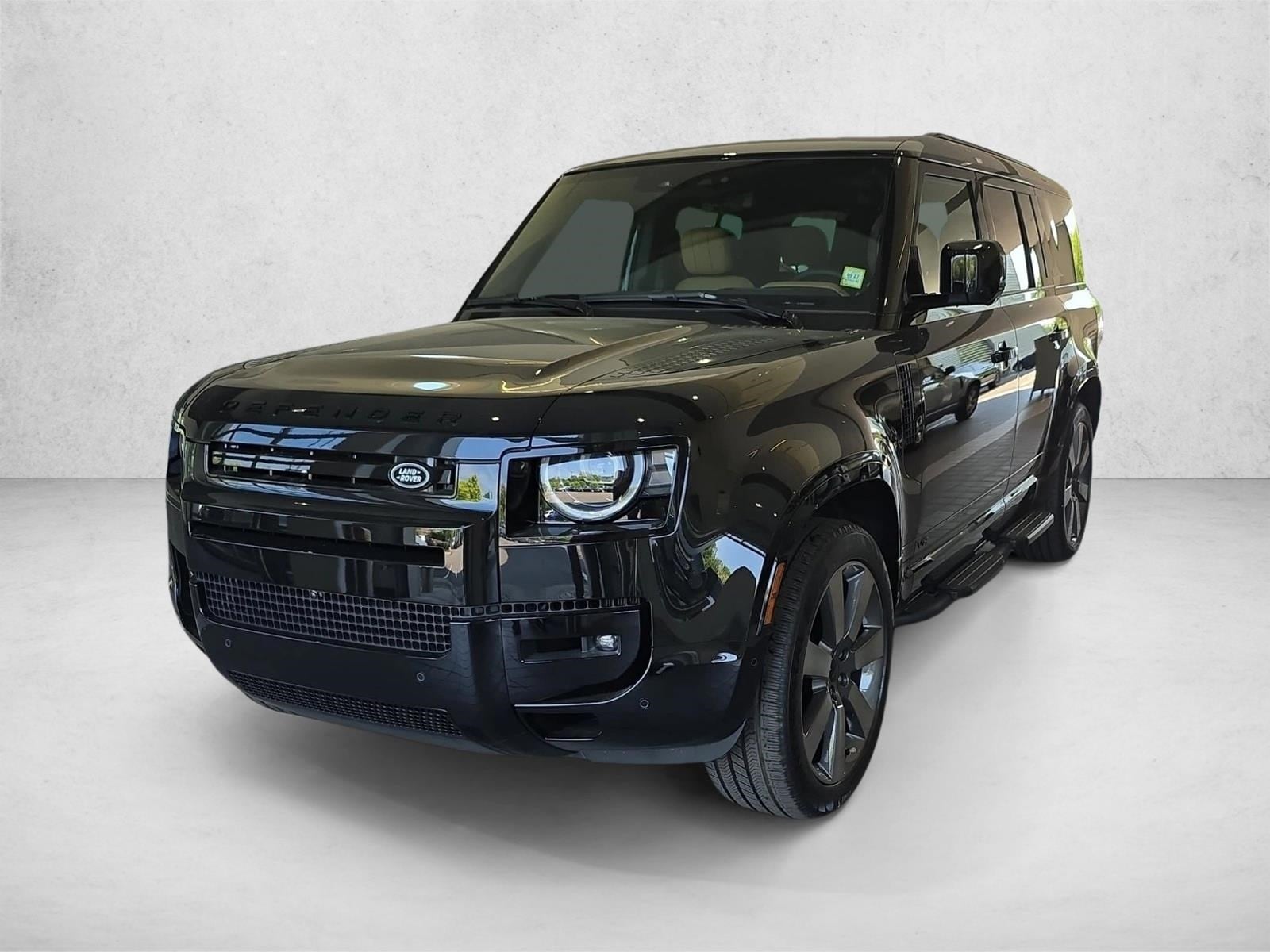 2026 Land Rover Defender 130 V8 P500's photo