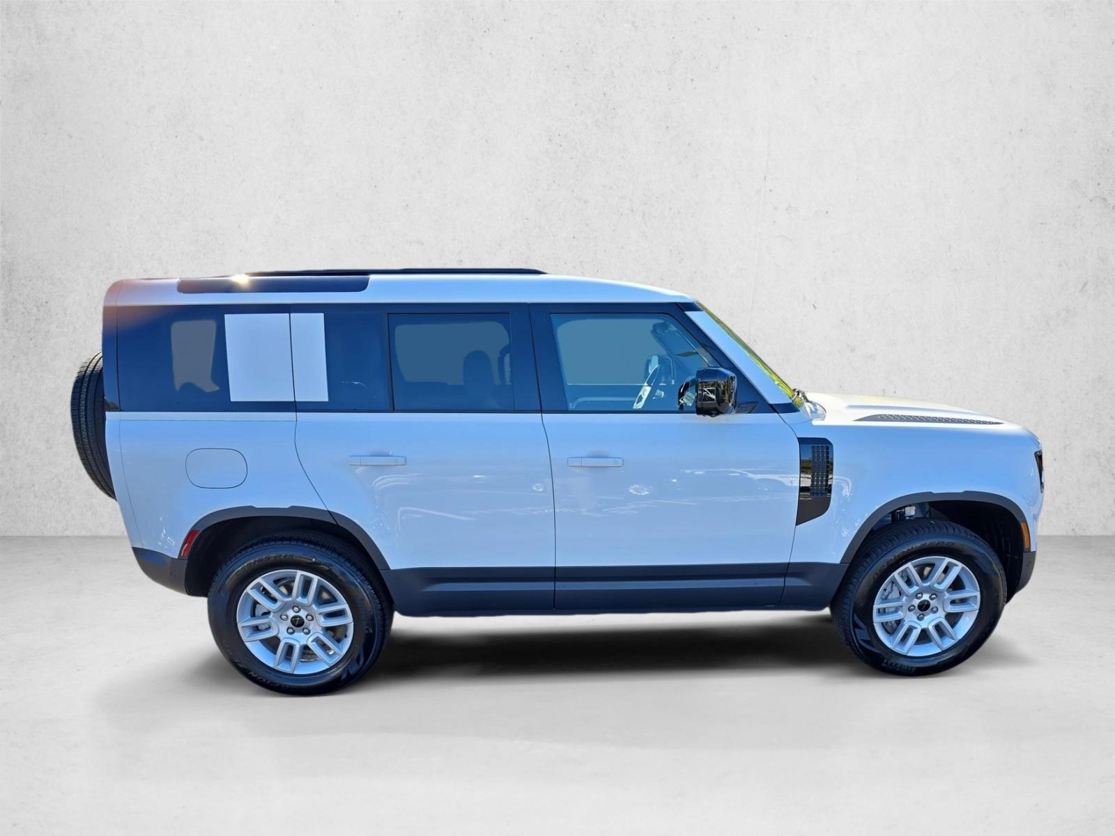 2026 Land Rover Defender 110 S photo 3