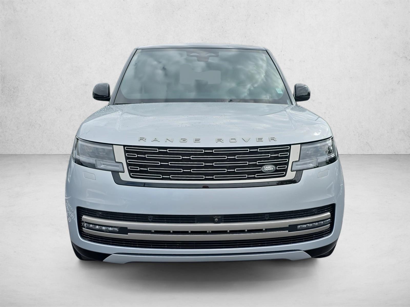 2024 Land Rover Range Rover SE photo 2