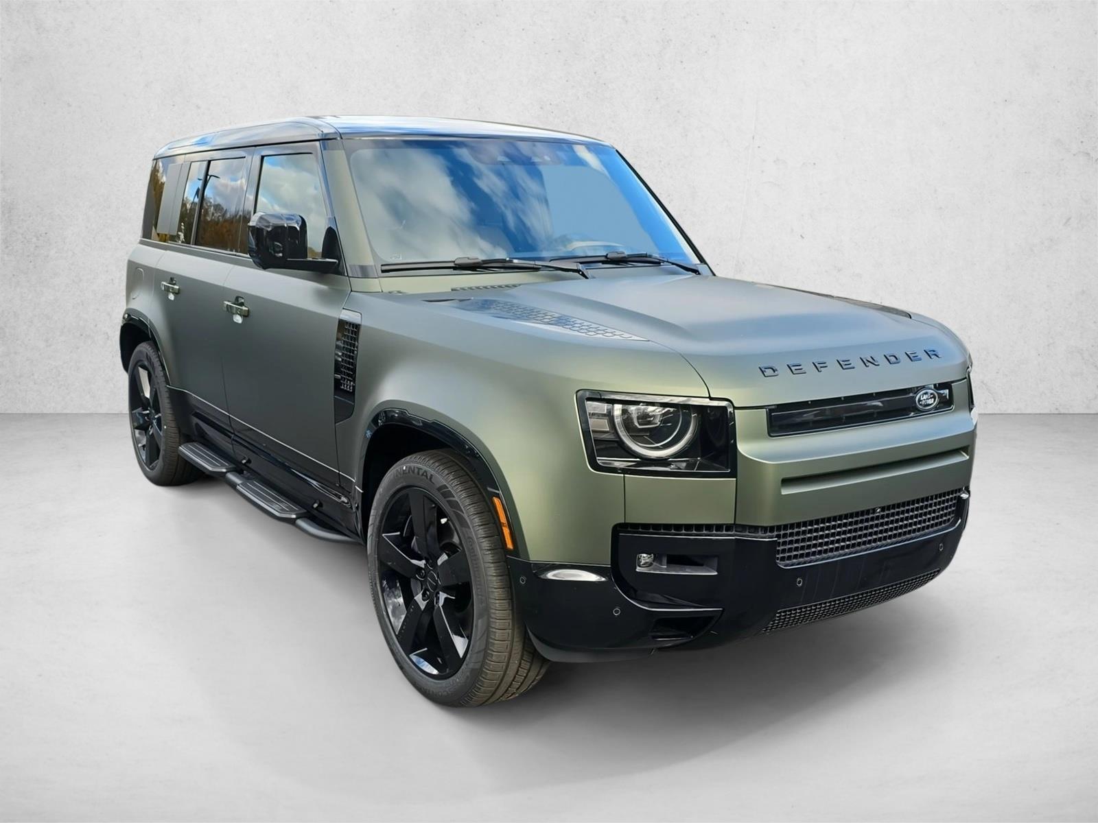 2026 Land Rover Defender X-Dynamic SE photo 3
